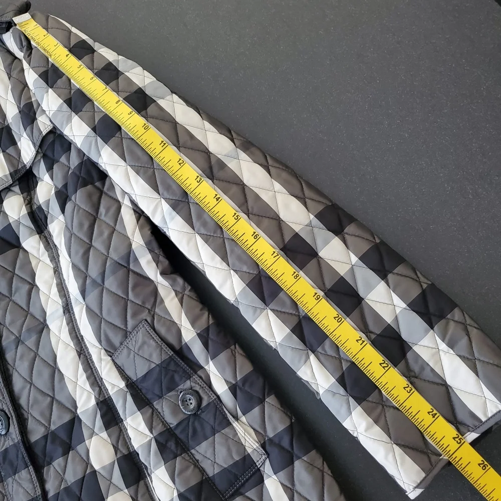 Burberry Barcroft Beat Check Quilted Belted Jacket - Picture 14 of 15